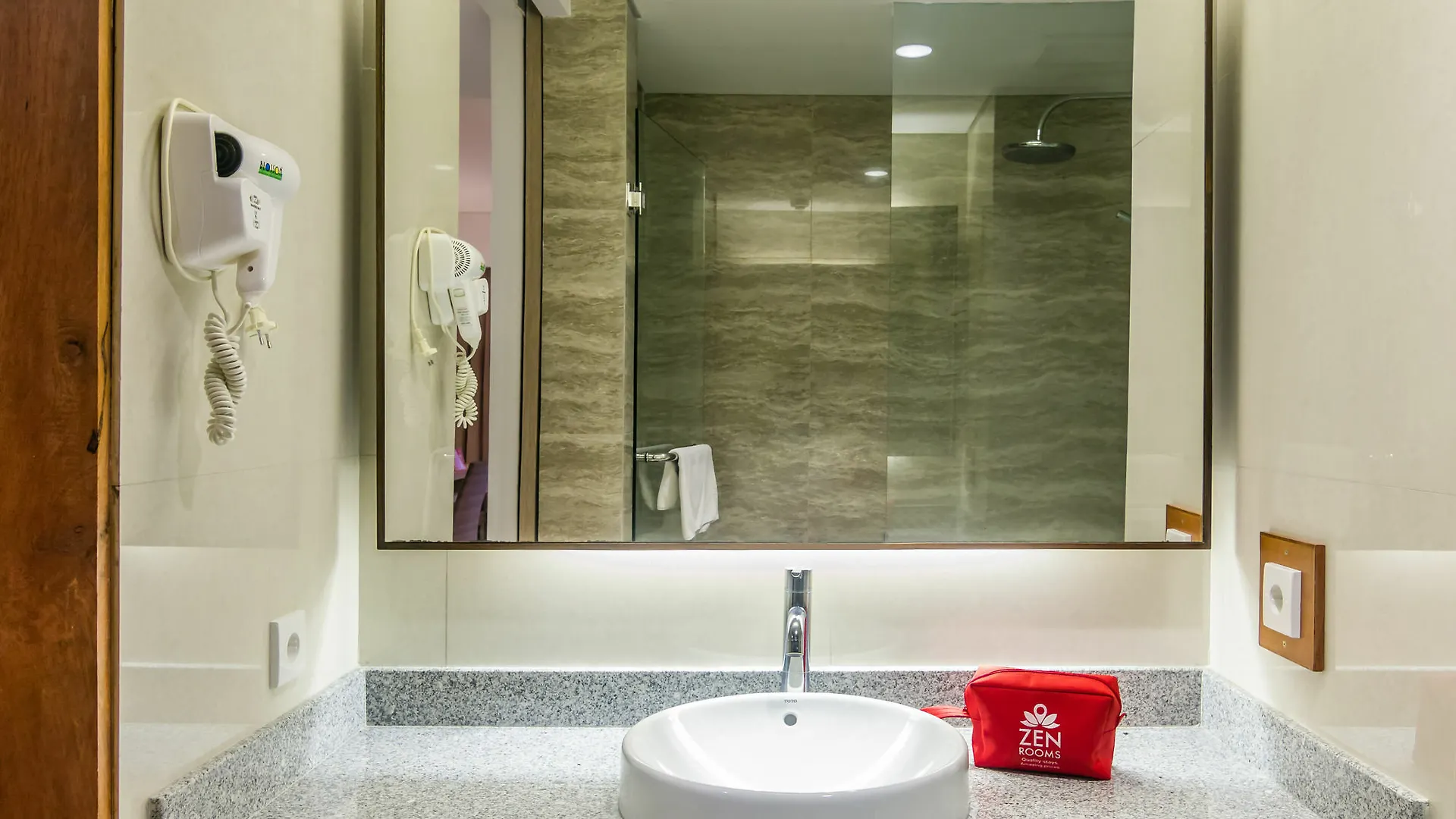 Zen Rooms Legian Corner Kuta  3*, Kuta (Bali) Indonesia